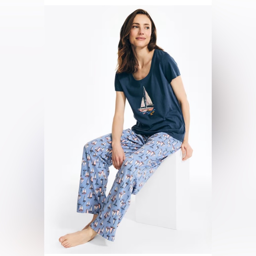 Nautica NWT Printed Sleepwear Set
